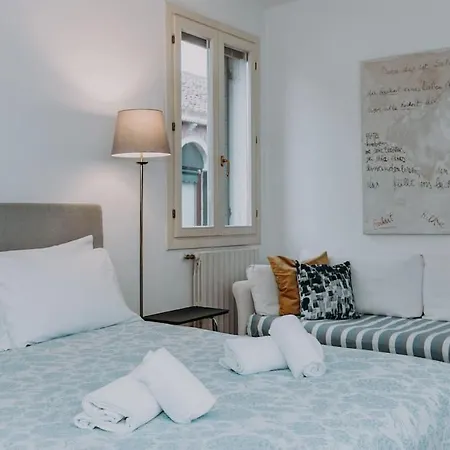 Elegant With Private Terrace In - Frari Church شقة *